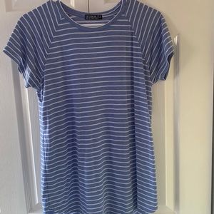 Cotton On size Small blue striped T-shirt